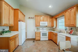 13385 Point Rider Ln, Herndon, VA 20171 - Photo 15