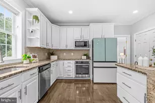 9903 Burke Station Ct, Fairfax, VA 22032 - Photo 21