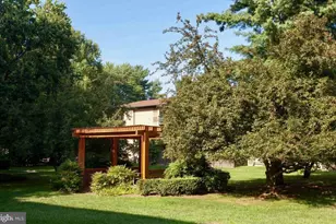 2850 Dover Ln, Falls Church, VA 22042 - Photo 21