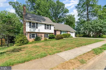 519 Woodland Court NW, Vienna, VA 22180 - Photo 3