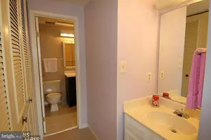 11906 Fieldthorn Ct, Reston, VA 20194 - Photo 9