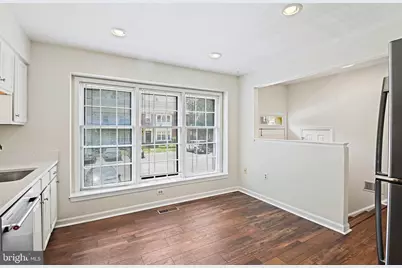 2885 Kelly Square, Vienna, VA 22181 - Photo 3