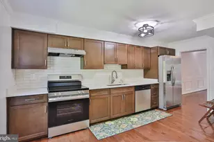 2402 Windbreak Dr, Alexandria, VA 22306 - Photo 5