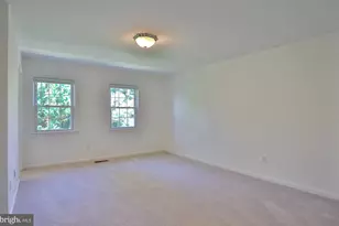2402 Windbreak Dr, Alexandria, VA 22306 - Photo 7