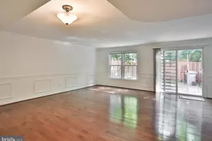 2402 Windbreak Dr, Alexandria, VA 22306 - Photo 3