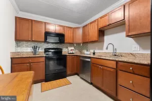 11617 Windbluff Ct, Reston, VA 20191 - Photo 19