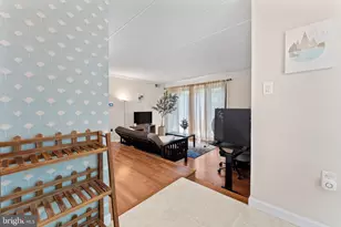 11617 Windbluff Ct, Reston, VA 20191 - Photo 7