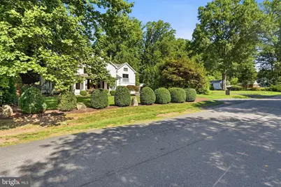 2850 Rosemary Lane, Falls Church, VA 22042 - Photo 3