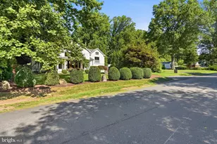2850 Rosemary Ln, Falls Church, VA 22042 - Photo 3