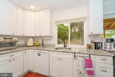 6224 Capella Avenue, Burke, VA 22015 - Photo 7
