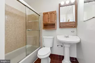8031 Sleepy View Ln, Springfield, VA 22153 - Photo 27