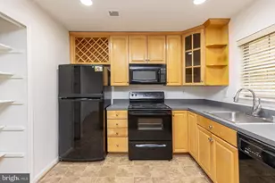 3334 Stone Heather Ct, Herndon, VA 20171 - Photo 9