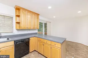 3334 Stone Heather Ct, Herndon, VA 20171 - Photo 5
