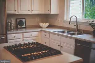 12972 Park Crescent Cir, Herndon, VA 20171 - Photo 21