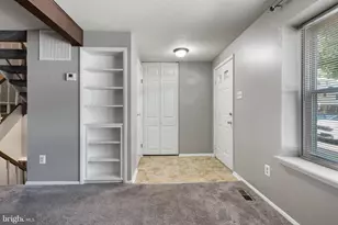 8164 Curving Creek Ct, Springfield, VA 22153 - Photo 5