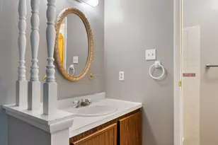 8164 Curving Creek Ct, Springfield, VA 22153 - Photo 15