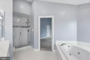 6323 Barcroft Mews Dr, Falls Church, VA 22041 - Photo 19