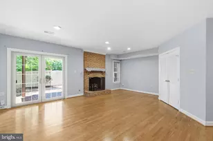 6323 Barcroft Mews Dr, Falls Church, VA 22041 - Photo 31