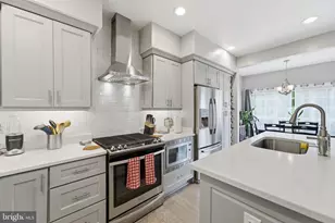 14312 Montverd Ct, Centreville, VA 20121 - Photo 9