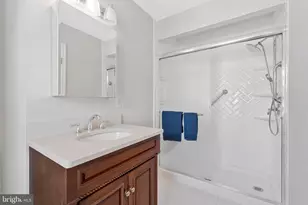 9759 Hatmark Ct, Vienna, VA 22181 - Photo 27
