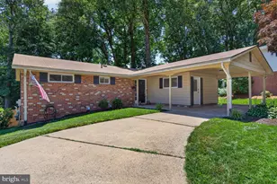5010 Gainsborough Dr, Fairfax, VA 22032 - Photo 5