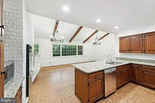6313 Stoneham Ln, McLean, VA 22101 - Photo 9
