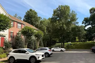 12101 Greenwood Ct, Fairfax, VA 22033 - Photo 7