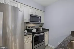 6013 Chestnut Hollow Ct, Centreville, VA 20121 - Photo 11