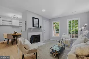 6013 Chestnut Hollow Ct, Centreville, VA 20121 - Photo 5