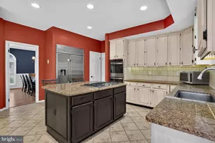 9105 Oak Chase Ct, Fairfax Station, VA 22039 - Photo 15