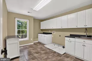 9105 Oak Chase Ct, Fairfax Station, VA 22039 - Photo 57