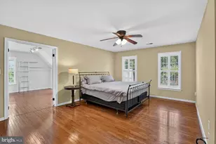 9105 Oak Chase Ct, Fairfax Station, VA 22039 - Photo 5