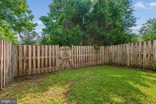 8028 Samuel Wallis St, Lorton, VA 22079 - Photo 29