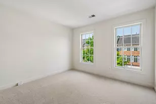 8028 Samuel Wallis St, Lorton, VA 22079 - Photo 9