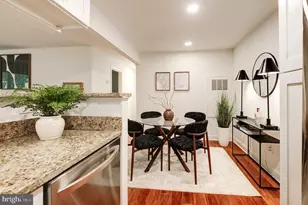 11701 Karbon Hill Ct, Reston, VA 20191 - Photo 5