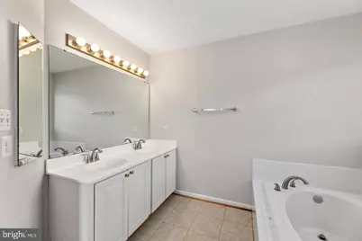 13700 Barksdale Drive, Herndon, VA 20171 - Photo 37