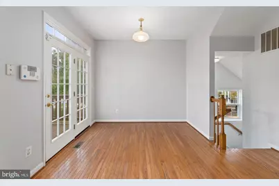 13700 Barksdale Drive, Herndon, VA 20171 - Photo 21