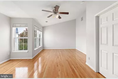13700 Barksdale Drive, Herndon, VA 20171 - Photo 31