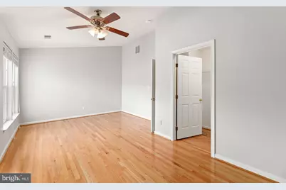 13700 Barksdale Drive, Herndon, VA 20171 - Photo 35