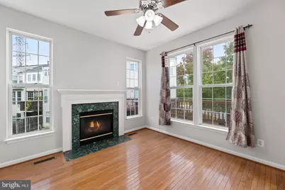 13700 Barksdale Drive, Herndon, VA 20171 - Photo 25