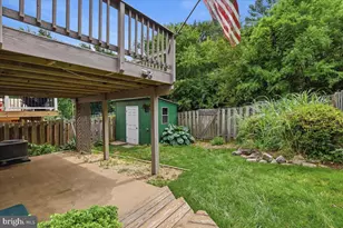 5526 Hollins Ln, Burke, VA 22015 - Photo 7