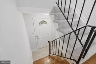 5526 Hollins Ln, Burke, VA 22015 - Photo 3