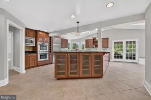 10101 Windy Knoll Ln, Vienna, VA 22182 - Photo 33