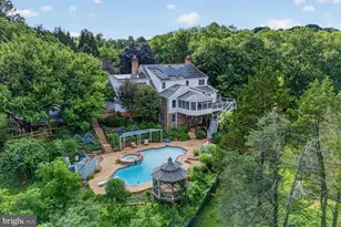 10101 Windy Knoll Ln, Vienna, VA 22182 - Photo 7