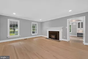 10101 Windy Knoll Ln, Vienna, VA 22182 - Photo 17