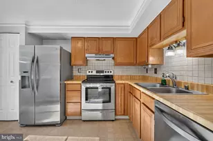 6109 Gardenia Ct, Alexandria, VA 22310 - Photo 11