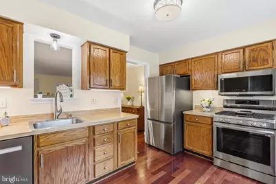 10127 Schoolhouse Woods Court, Burke, VA 22015 - Photo 7