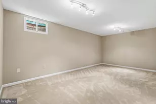 10127 Schoolhouse Woods Ct, Burke, VA 22015 - Photo 33