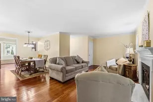 10127 Schoolhouse Woods Ct, Burke, VA 22015 - Photo 13