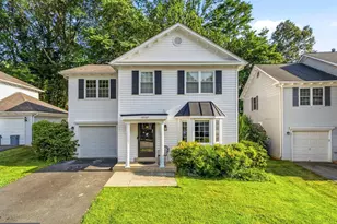 10127 Schoolhouse Woods Ct, Burke, VA 22015 - Photo 1